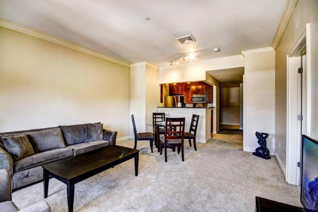 Chase Penthouse: Harbor View with Free Parking Apartment Baltimore Exterior photo